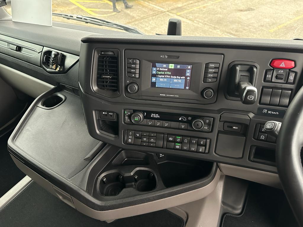 Scania Interior - Centre console